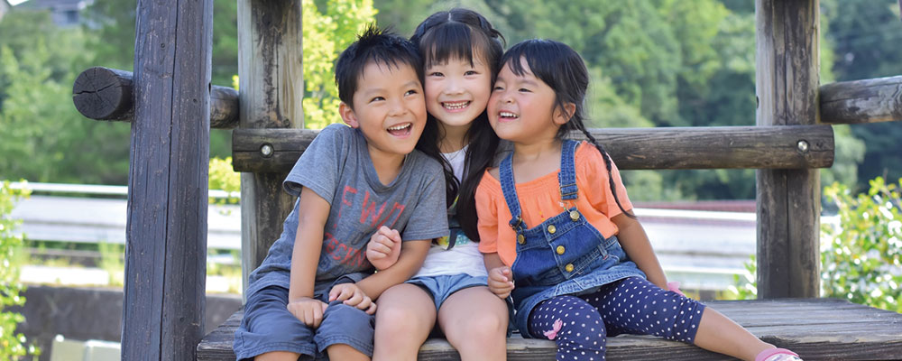 3人の子供の写真