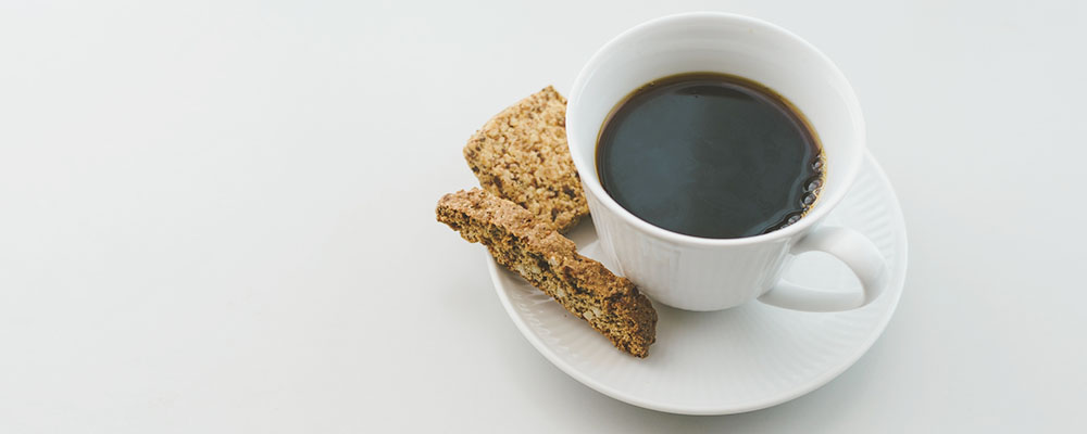 永沢デンタルクリニックの歯の黄ばみ変色の原因解説